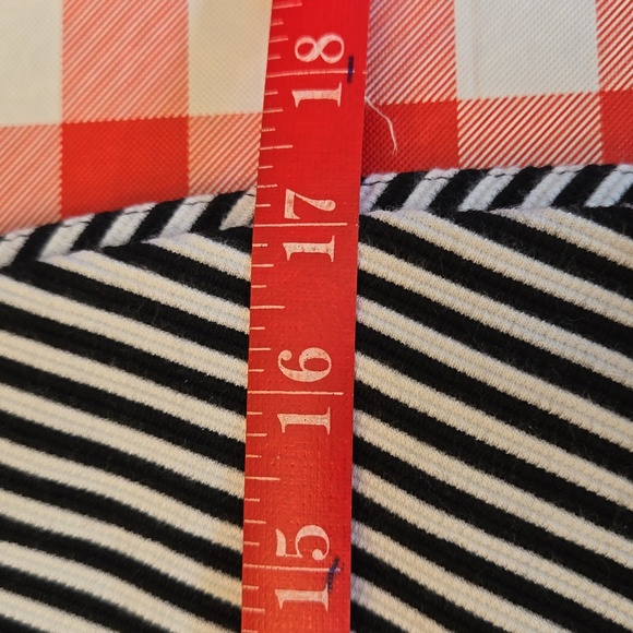 Fun express flattering striped Express skirt size 0 - Picture 6 of 6